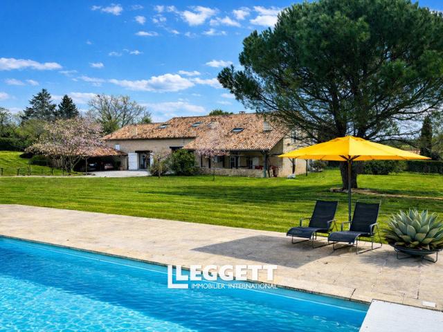 Maison 8 pièces 352 m²