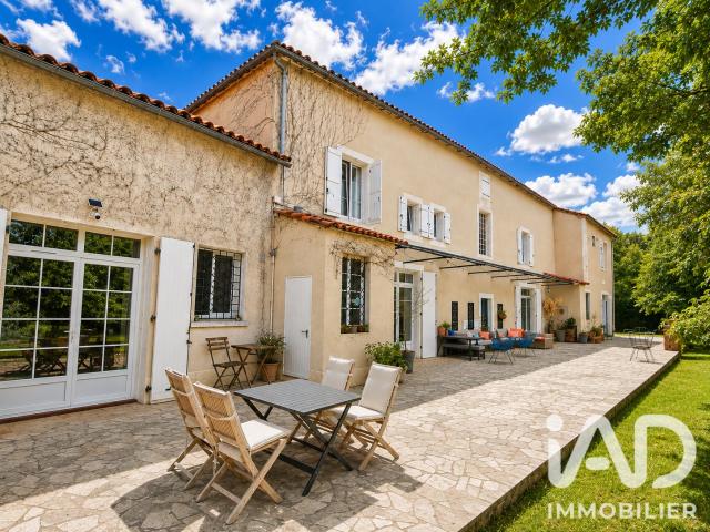 Maison 8 pièces 353 m²