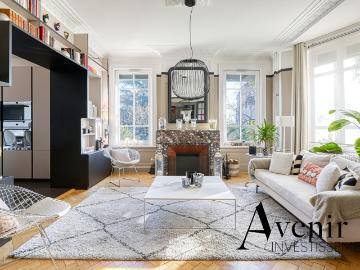 Maison 8 pièces 365 m²