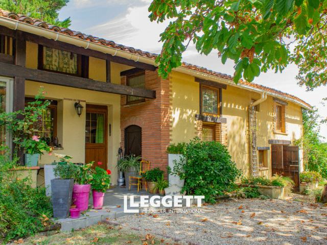 Maison 8 pièces 366 m²