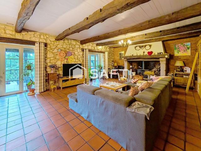 Maison 9 pièces 340 m²