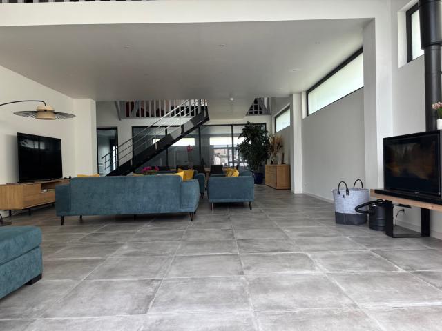 Maison 8 pièces 369 m²