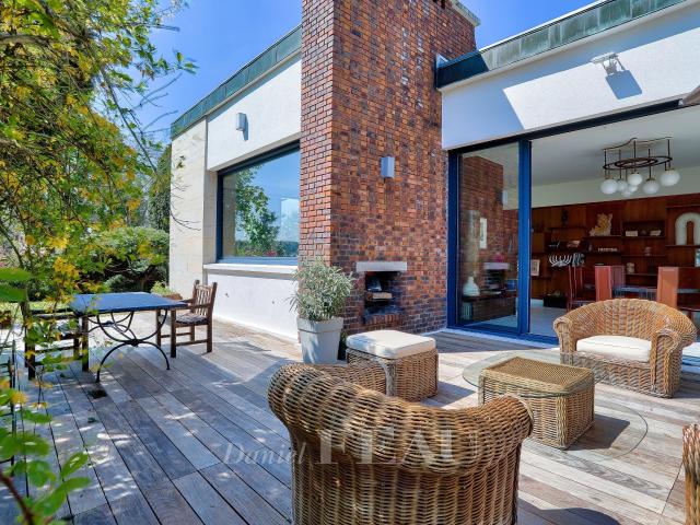 Maison 8 pièces 360 m²