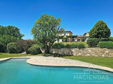 Maison 8 pièces 360 m²