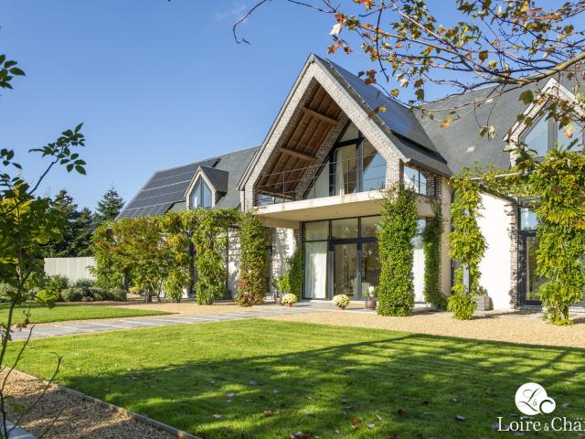 Maison 8 pièces 360 m²