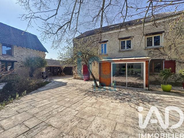 Maison 8 pièces 361 m²