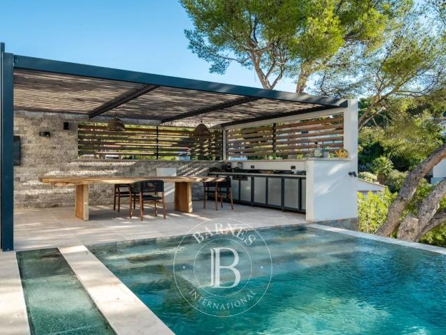 Maison 8 pièces 375 m²