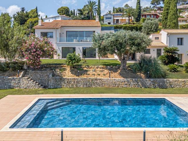 Maison 8 pièces 375 m²