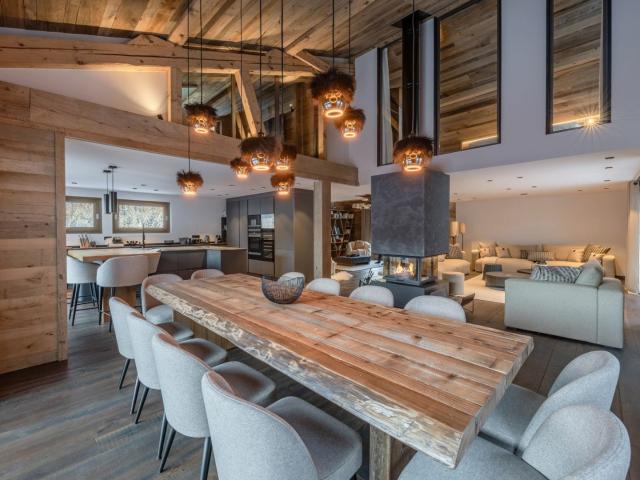 Maison 8 pièces 376 m²