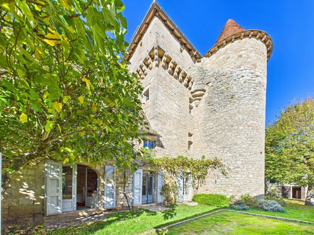 Maison 8 pièces 377 m²