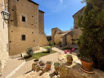 Maison 8 pièces 373 m²