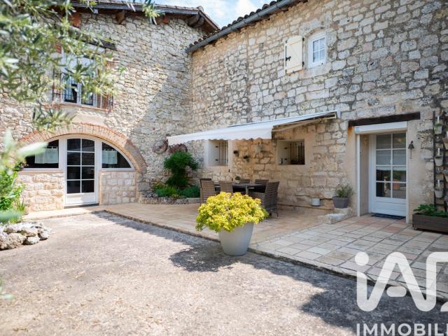 Maison 8 pièces 387 m²