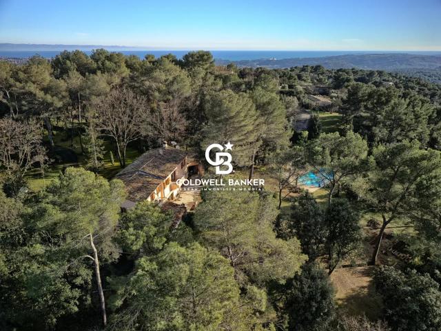 Maison 8 pièces 405 m²