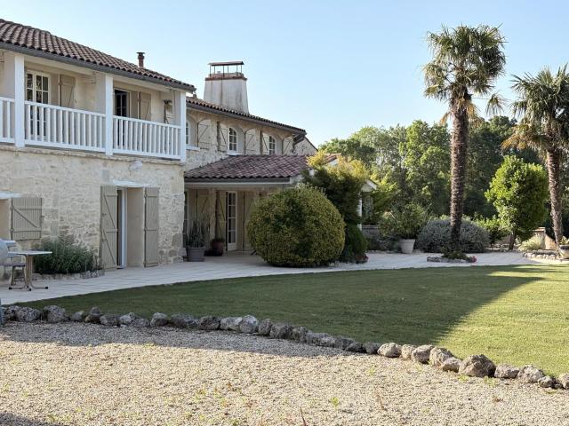 Maison 8 pièces 400 m²