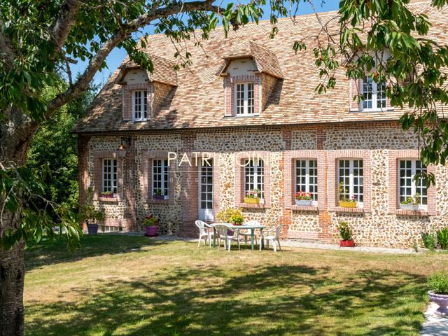 Maison 8 pièces 400 m²