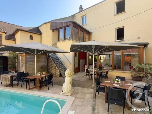 Maison 8 pièces 400 m²