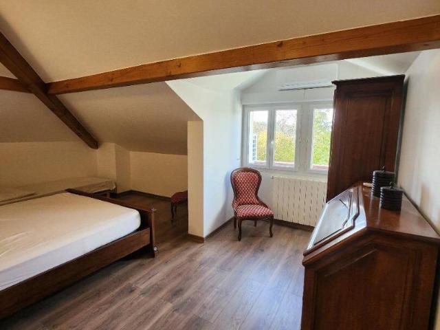 Maison 8 pièces, 400 m² à louer à Saint Julien en Genevois 74160