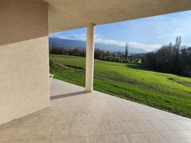 Maison 8 pièces, 400 m² à louer à Saint Julien en Genevois 74160