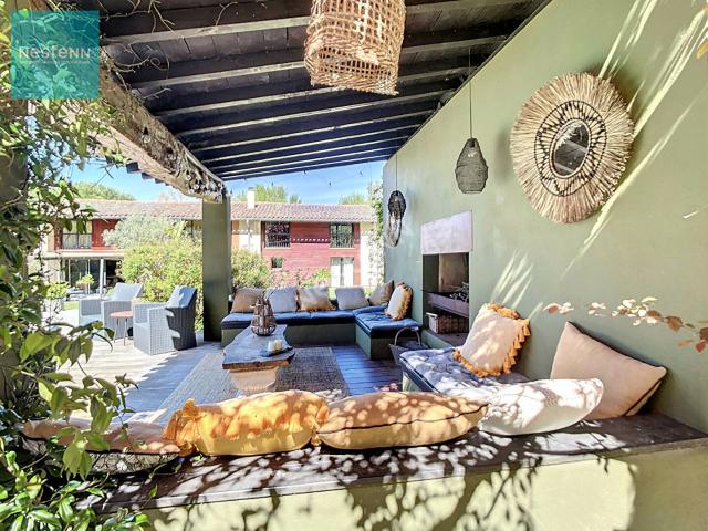 Maison 8 pièces 402 m²