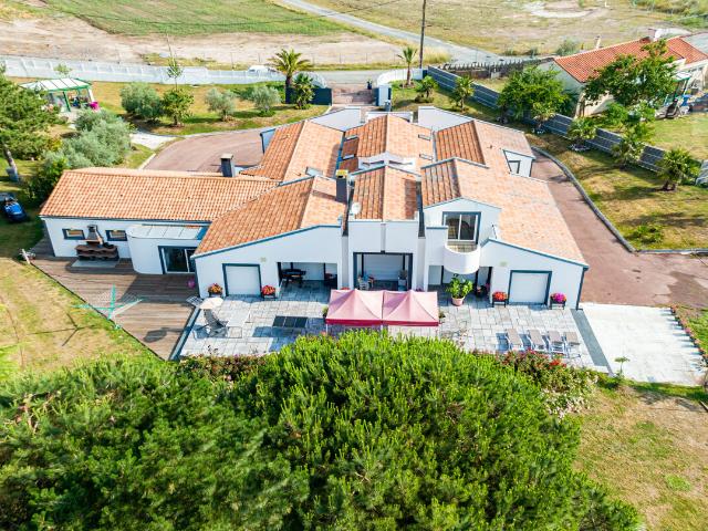 Maison 8 pièces 402 m²