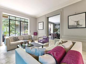 Maison 8 pièces 428 m²
