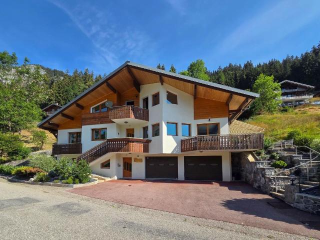 Maison 8 pièces 421 m²