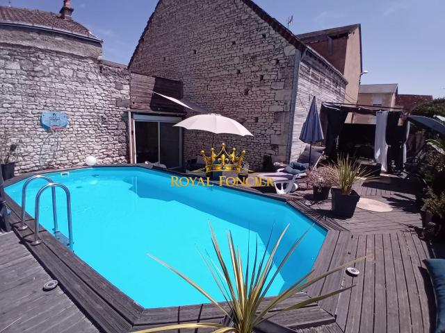 Maison 8 pièces 421 m²