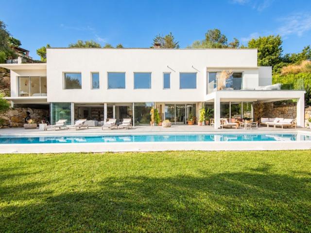 Maison 8 pièces 440 m²