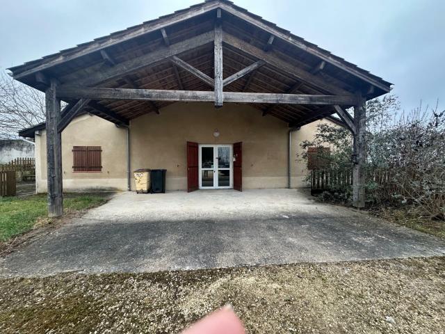 Maison 8 pièces 450 m²