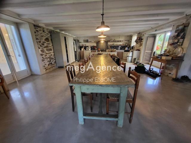 Maison 8 pièces 450 m²