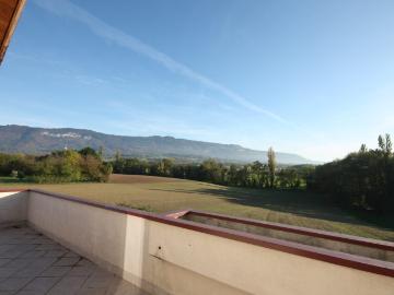 Maison 8 pièces, 450 m² à louer à Saint Julien en Genevois 74160