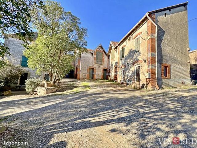 Maison 8 pièces 482 m²