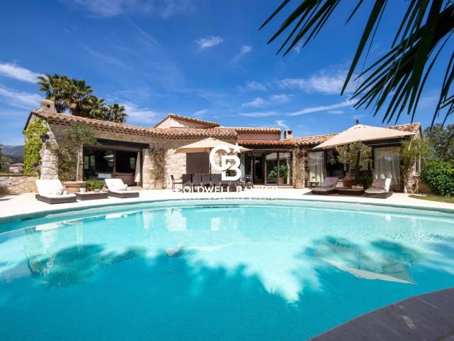 Maison 8 pièces 490 m²