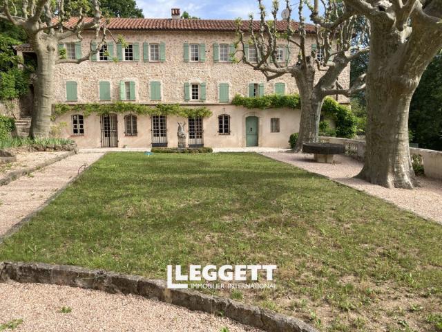 Maison 8 pièces 500 m²
