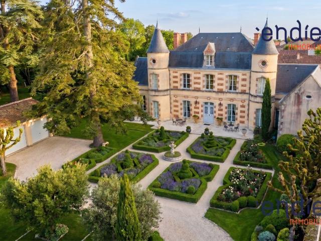 Maison 8 pièces 521 m²