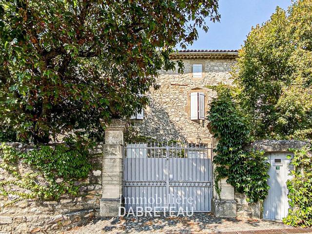 Maison 8 pièces 530 m²