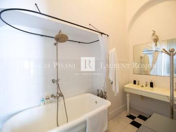 Maison 8 pièces, 560 m² à louer à Beaulieu sur Mer 06310