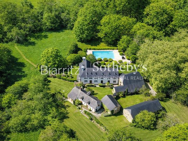 Maison 8 pièces 600 m²