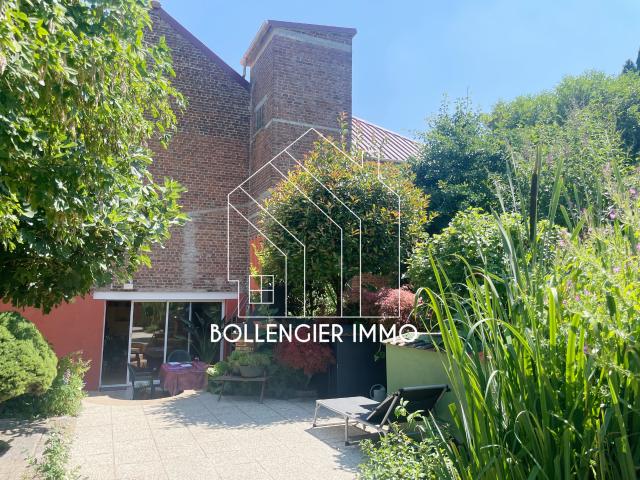 Maison 8 pièces 617 m²