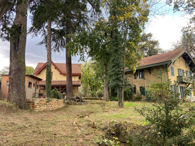 Maison 8 pièces 6 910 m²
