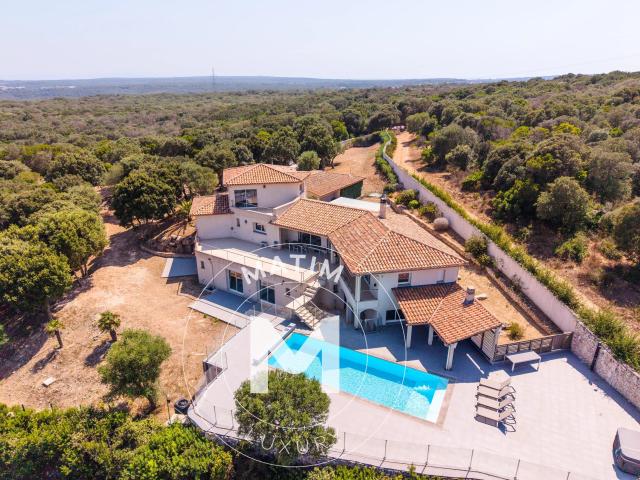 Maison 8 pièces 270 m²