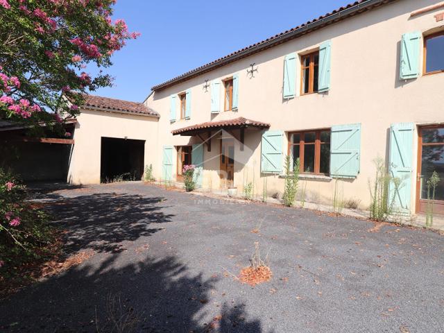 Maison 8 pièces 220 m²