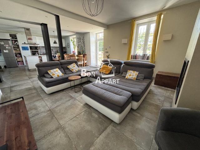 Maison 8 pièces à Saint Privat la Montagne