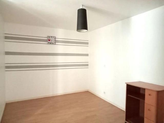Maison 8 pièces, avec cour. Proche commerces