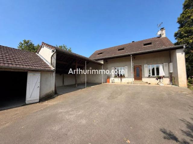 Maison 8 pièces avec piscine et dépendances – Terrain de 3 6. 170m² Savigny en Revermont