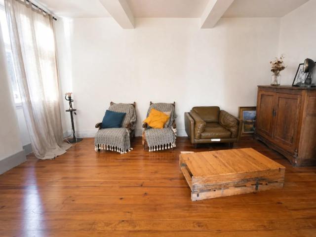 Maison 8 pièces de 218m² sur un terrain de 555m²