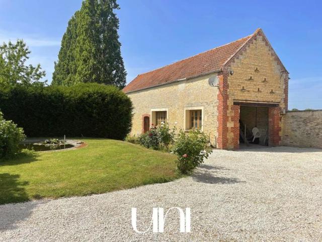 Maison 8 pièces de 232 m2 avec dépendances SAINT ANDRE SUR ORNE