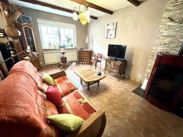 MAISON 92 m2 3 CHAMBRES 2 GARAGES COUR EINVILLE AU J