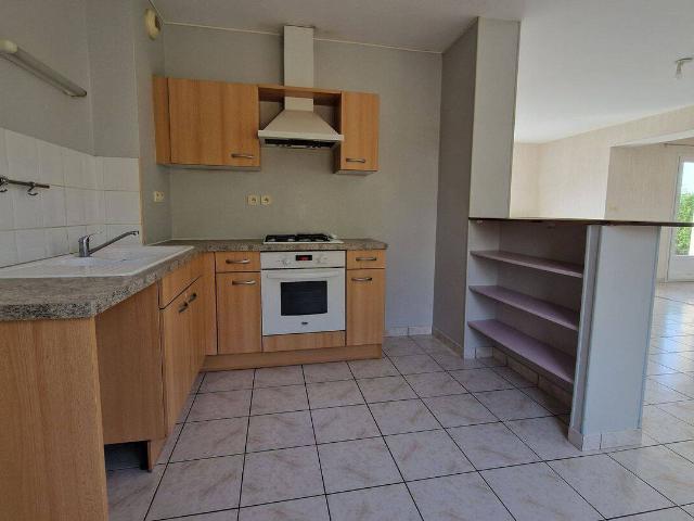 Maison 96 m², 3 chambres, jardin et garage – Saint Benoît