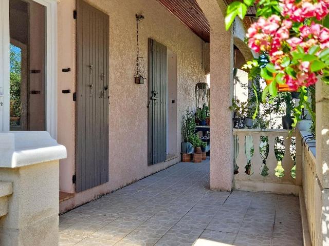 Maison 98 m² + 17 m² annexes directement exploitables, Terra. 98m² Marguerittes
